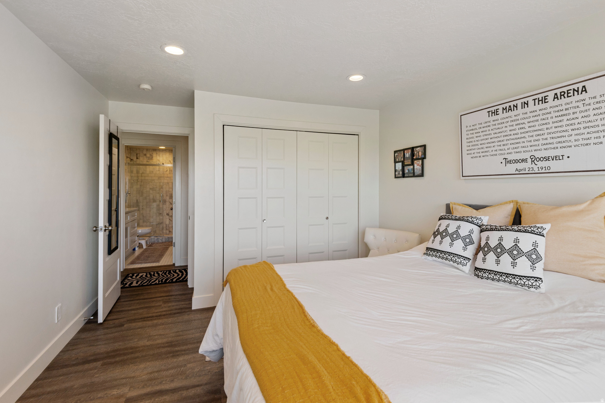 OAK HILLS - Residential
