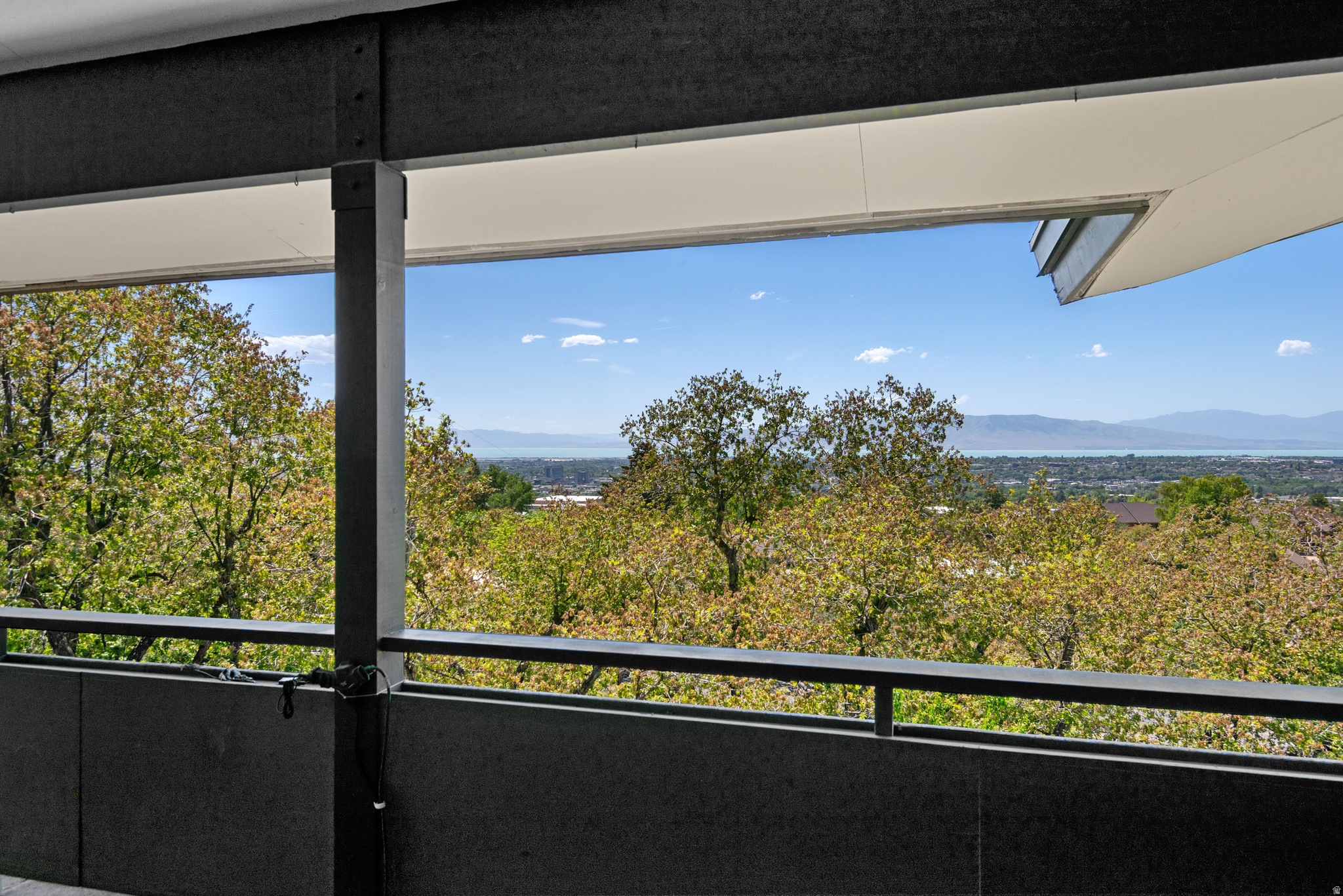 OAK HILLS - Residential