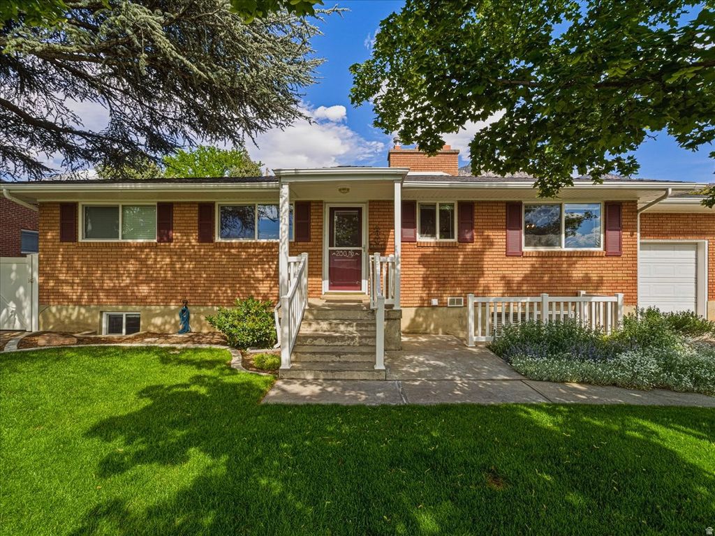 Photo of 2150 N 250 E, Provo, UT 84604 (MLS # 2156651)