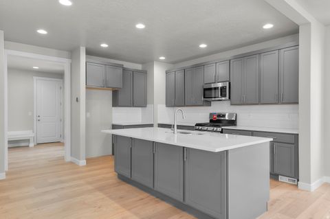 Tiny photo for 11174 S FORDMAN WAY, South Jordan, UT 84009 (MLS # 2134694)