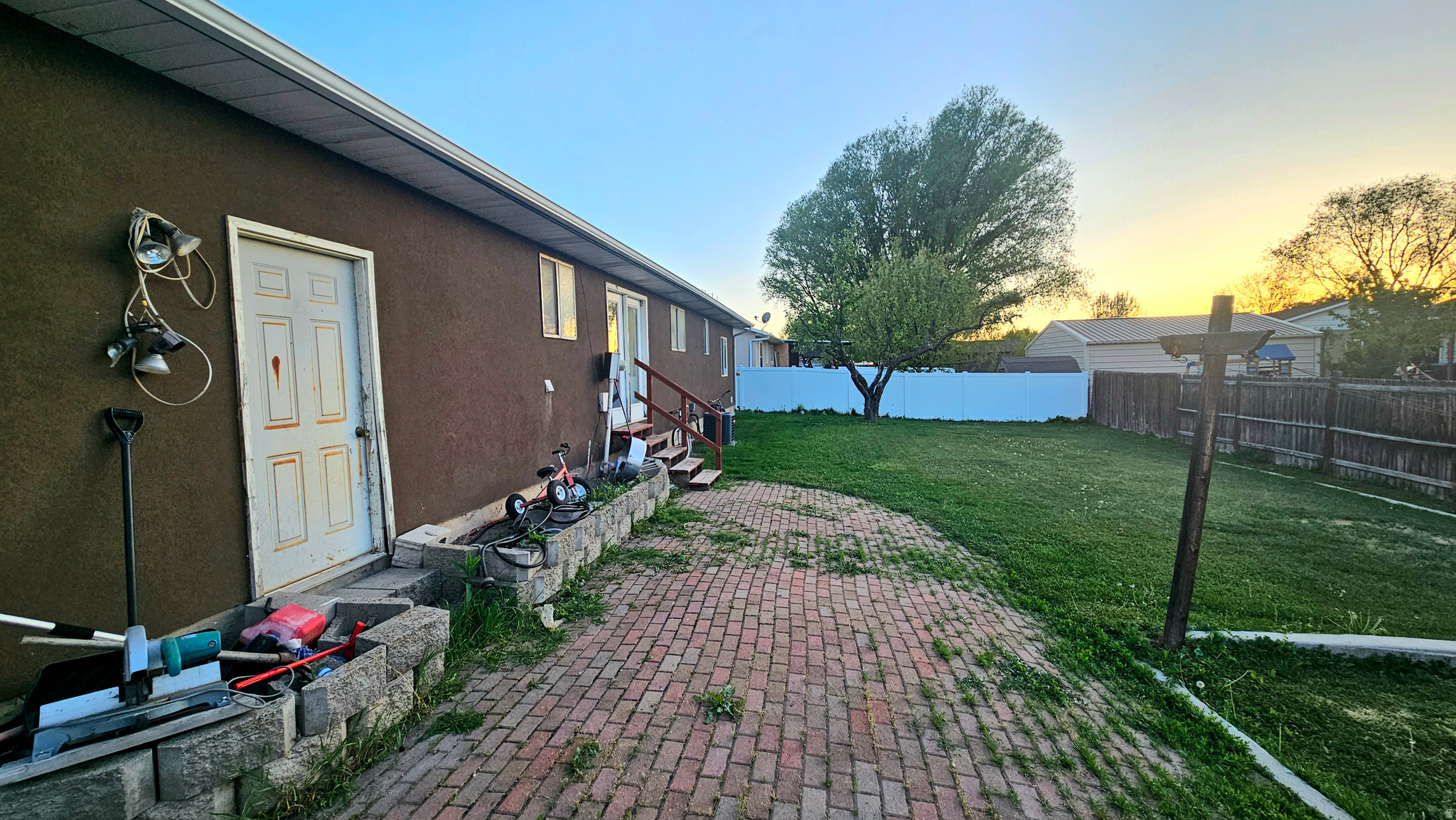 LAKEWOOD - Residential