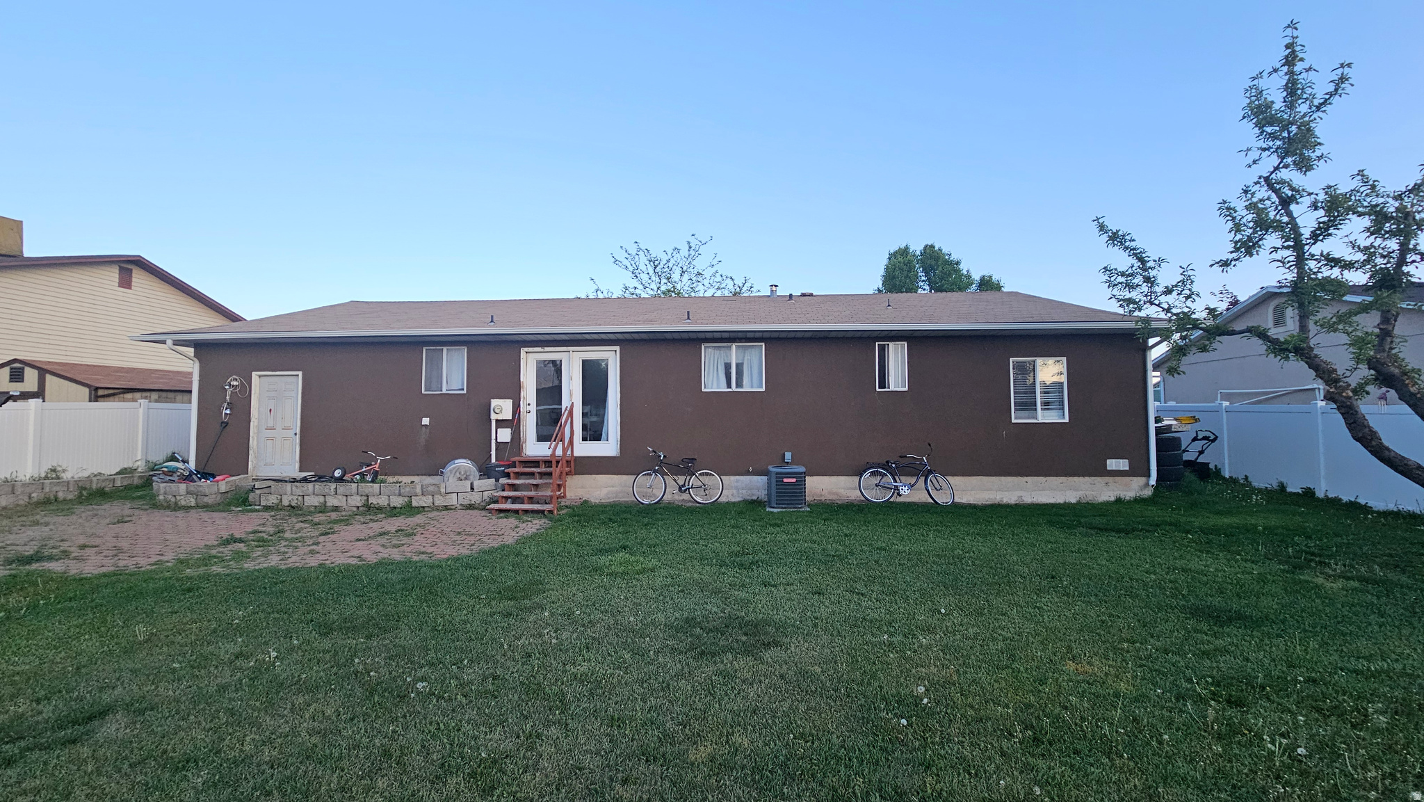 LAKEWOOD - Residential