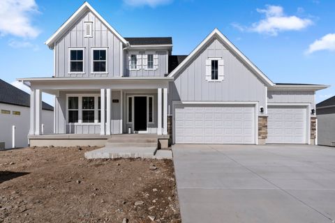 Photo of 1036 W SERVICEBERRY ST, Saratoga Springs, UT 84045 (MLS # 2139130)