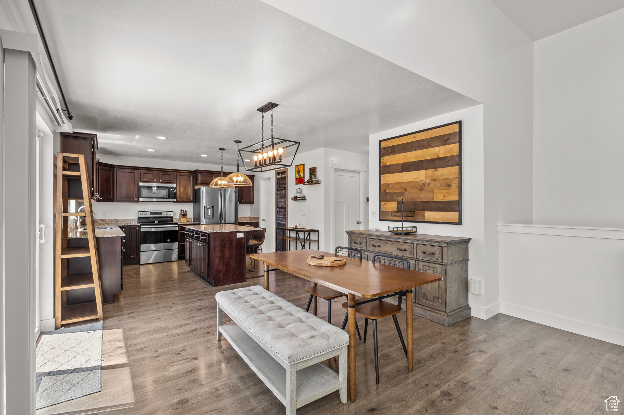 HIDDEN CANYON ESTATE - Residential