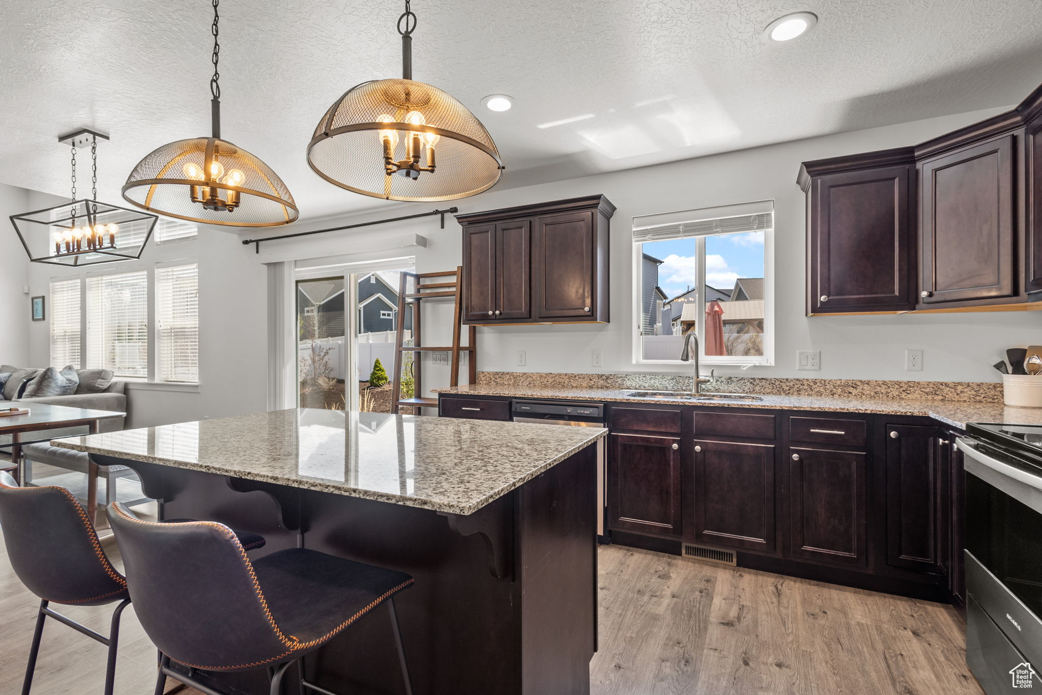 HIDDEN CANYON ESTATE - Residential