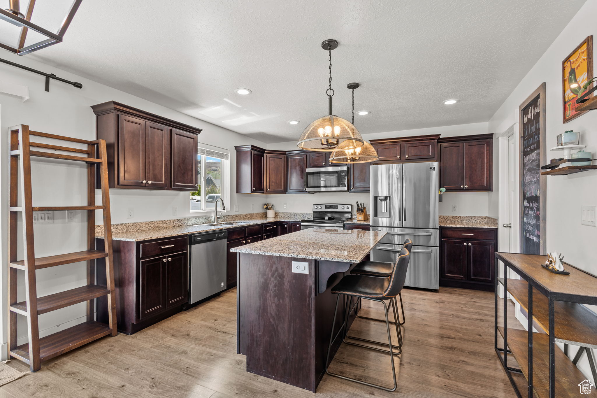 HIDDEN CANYON ESTATE - Residential