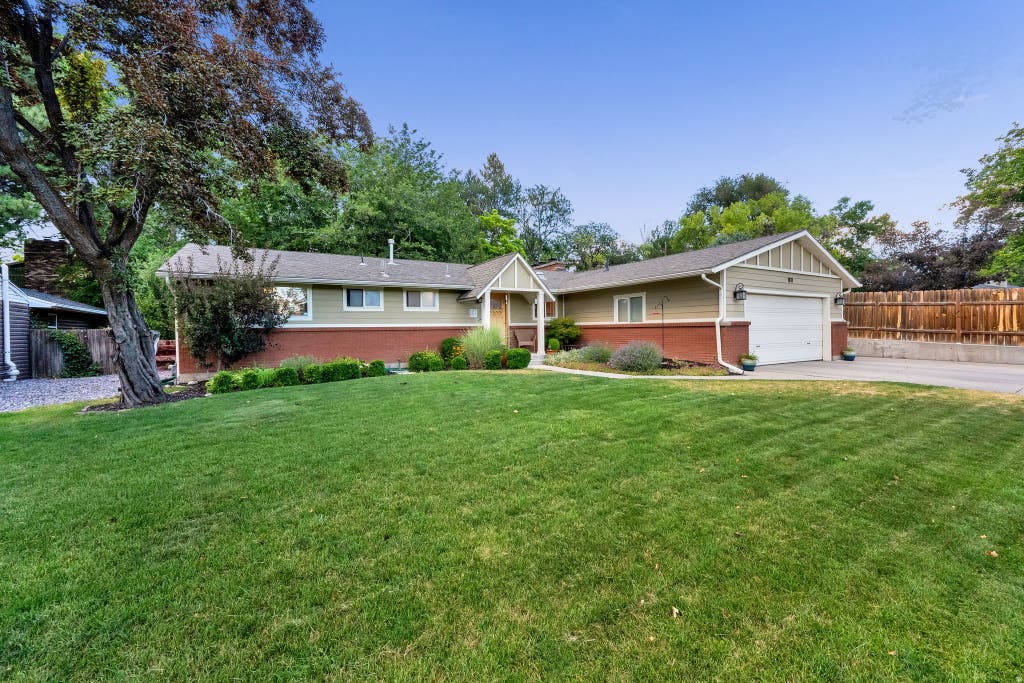 Photo of 1871 E 4675 S, Holladay, UT 84117 (MLS # 2170243)