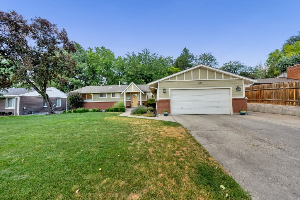 Photo of 1871 E 4675 S, Holladay, UT 84117 (MLS # 2170243)