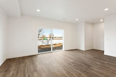 Tiny photo for 1667 W 2770 S #206, Syracuse, UT 84075 (MLS # 2137586)