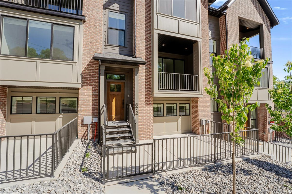 COTTONWOOD CREEK TOWNHOMES - Residential