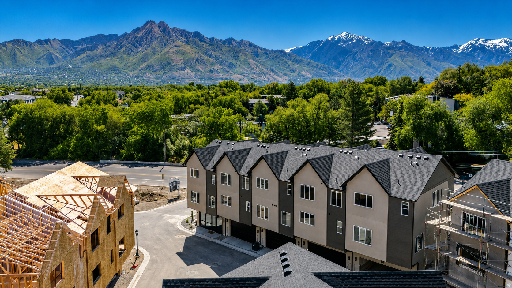 COTTONWOOD CREEK TOWNHOMES - Residential