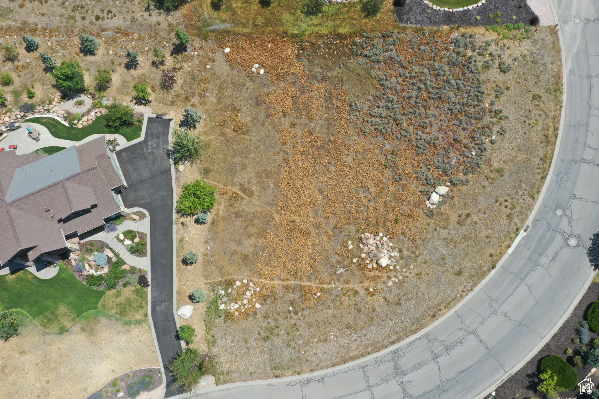 THE HIGHLANDS - Land