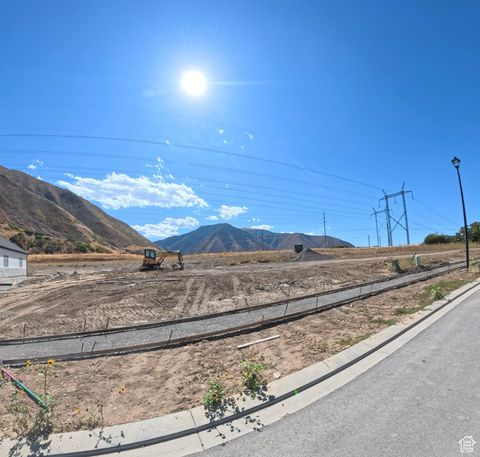 Tiny photo for 301 E MAPLETON ESTATES DR S #88, Mapleton, UT 84664 (MLS # 1992374)