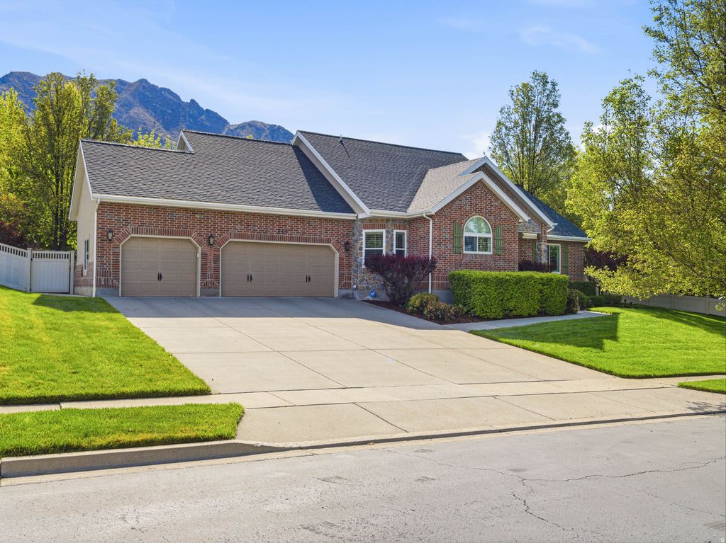 Photo of 355 S WOOD DR E, Alpine, UT 84004 (MLS # 2155718)