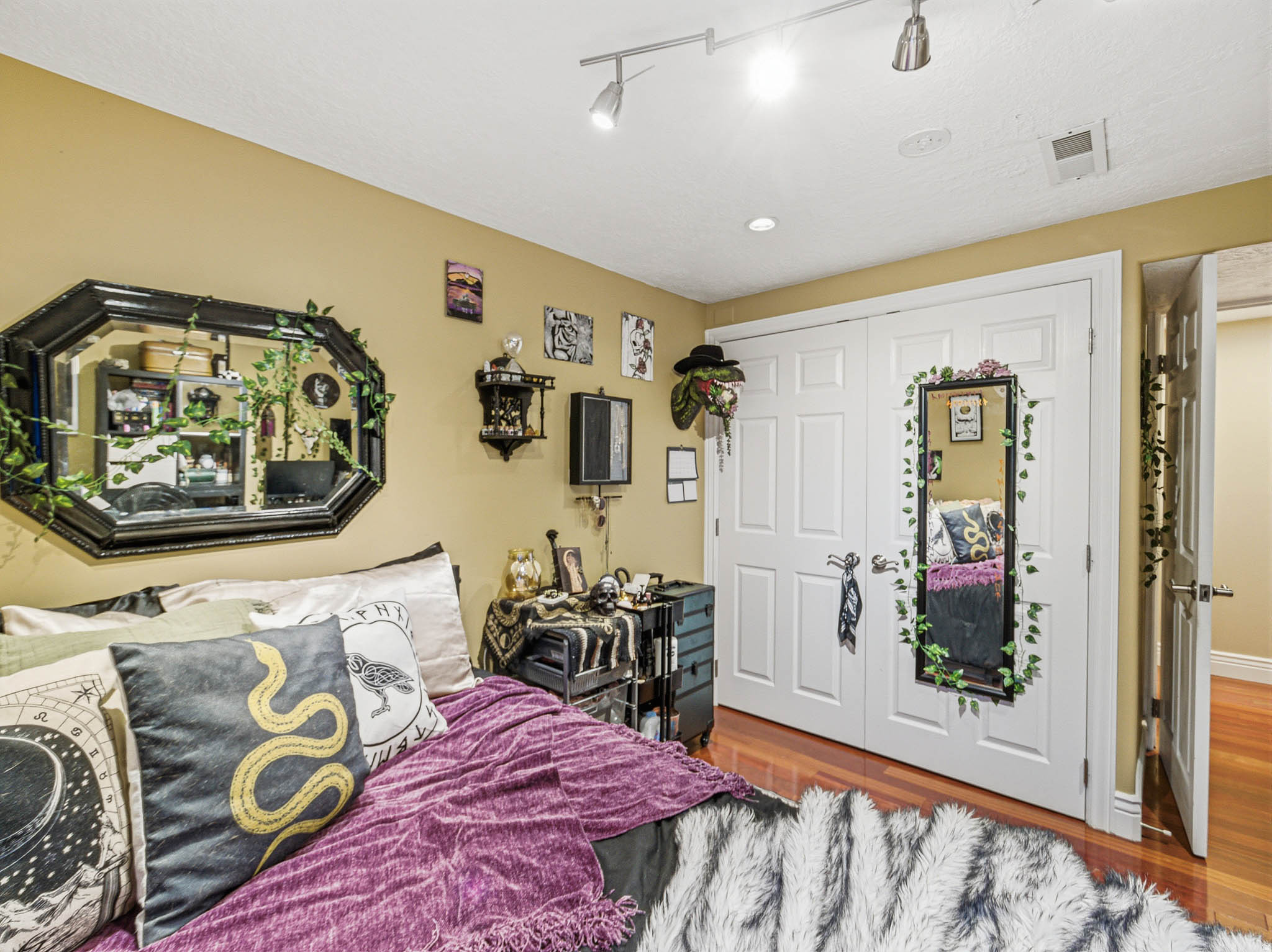 SILVER LEAF - Residential