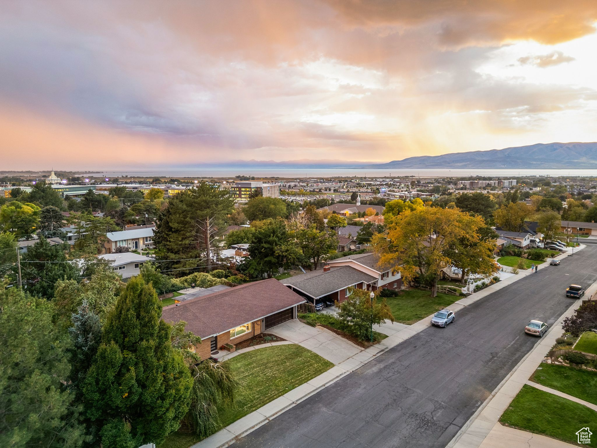 SUNSET VISTA - Residential
