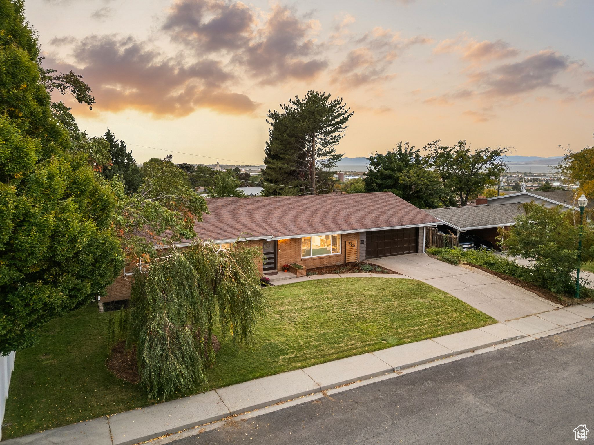 SUNSET VISTA - Residential