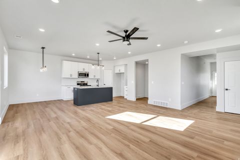 Tiny photo for 547 N HAVEN DR, Mapleton, UT 84664 (MLS # 2152449)