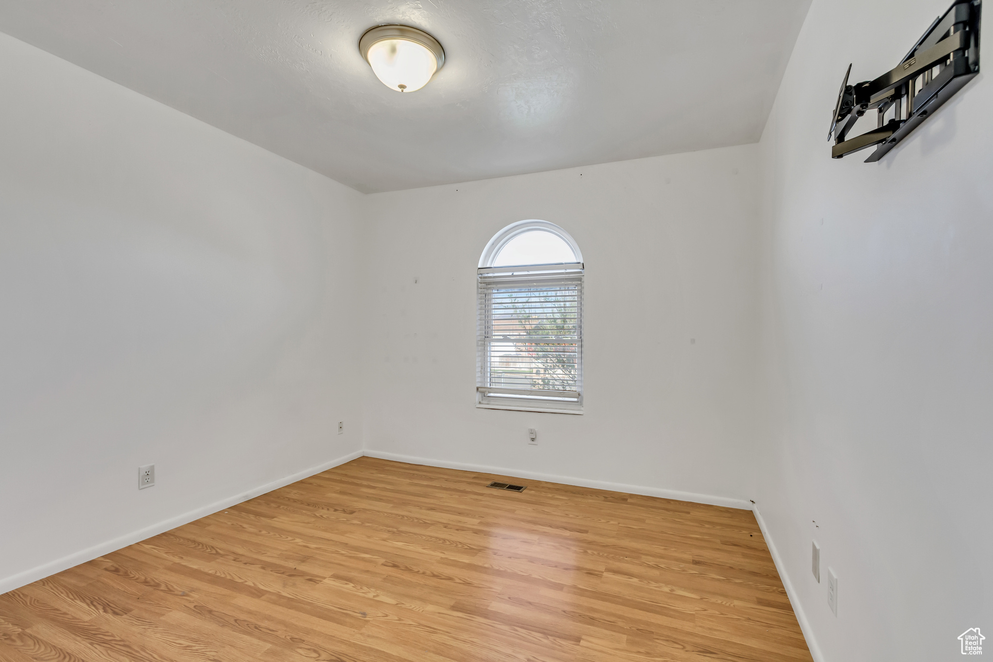 3916 S Hawkeye Dr, West Valley City, Utah image 12