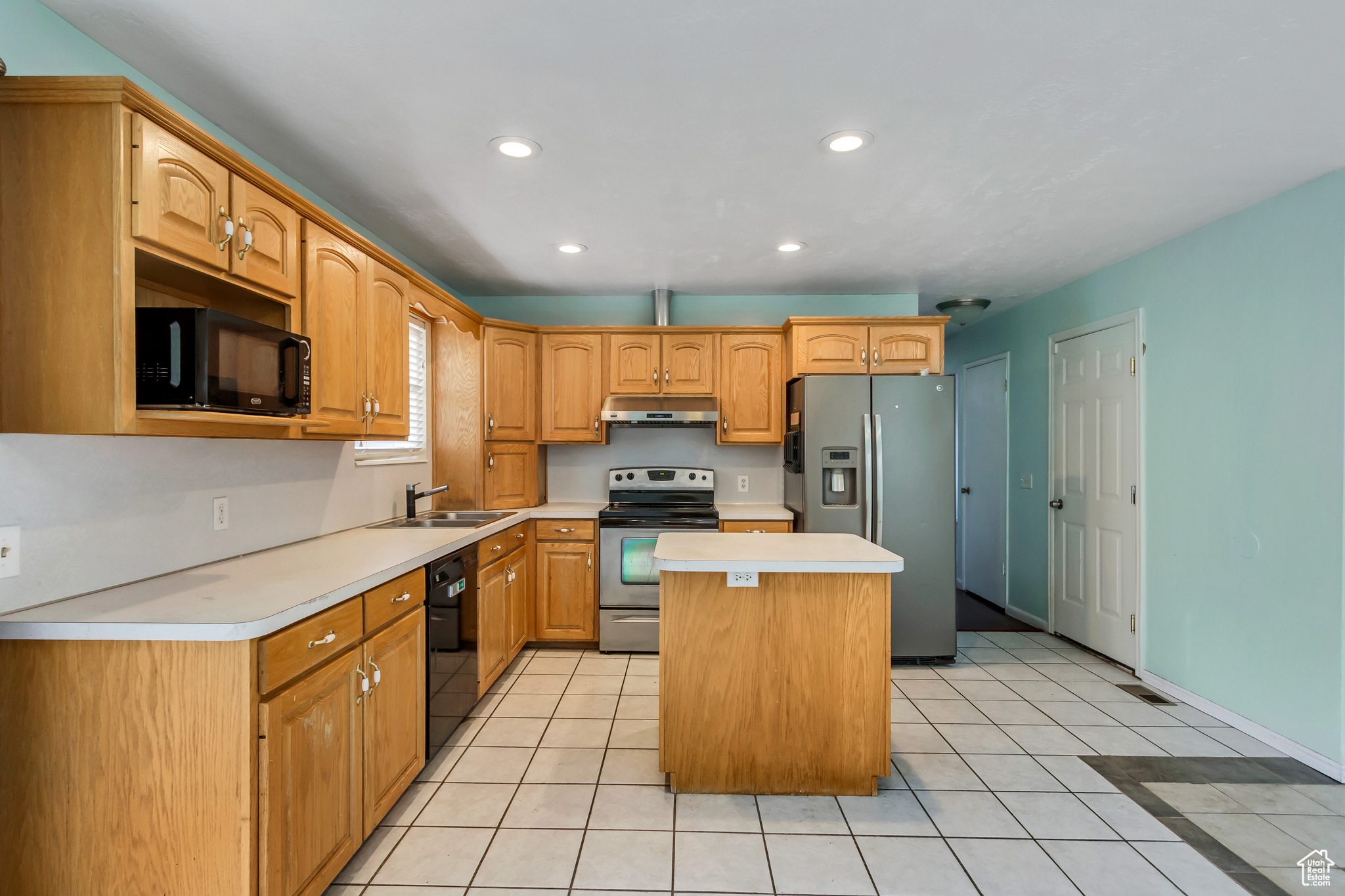 3916 S Hawkeye Dr, West Valley City, Utah image 9