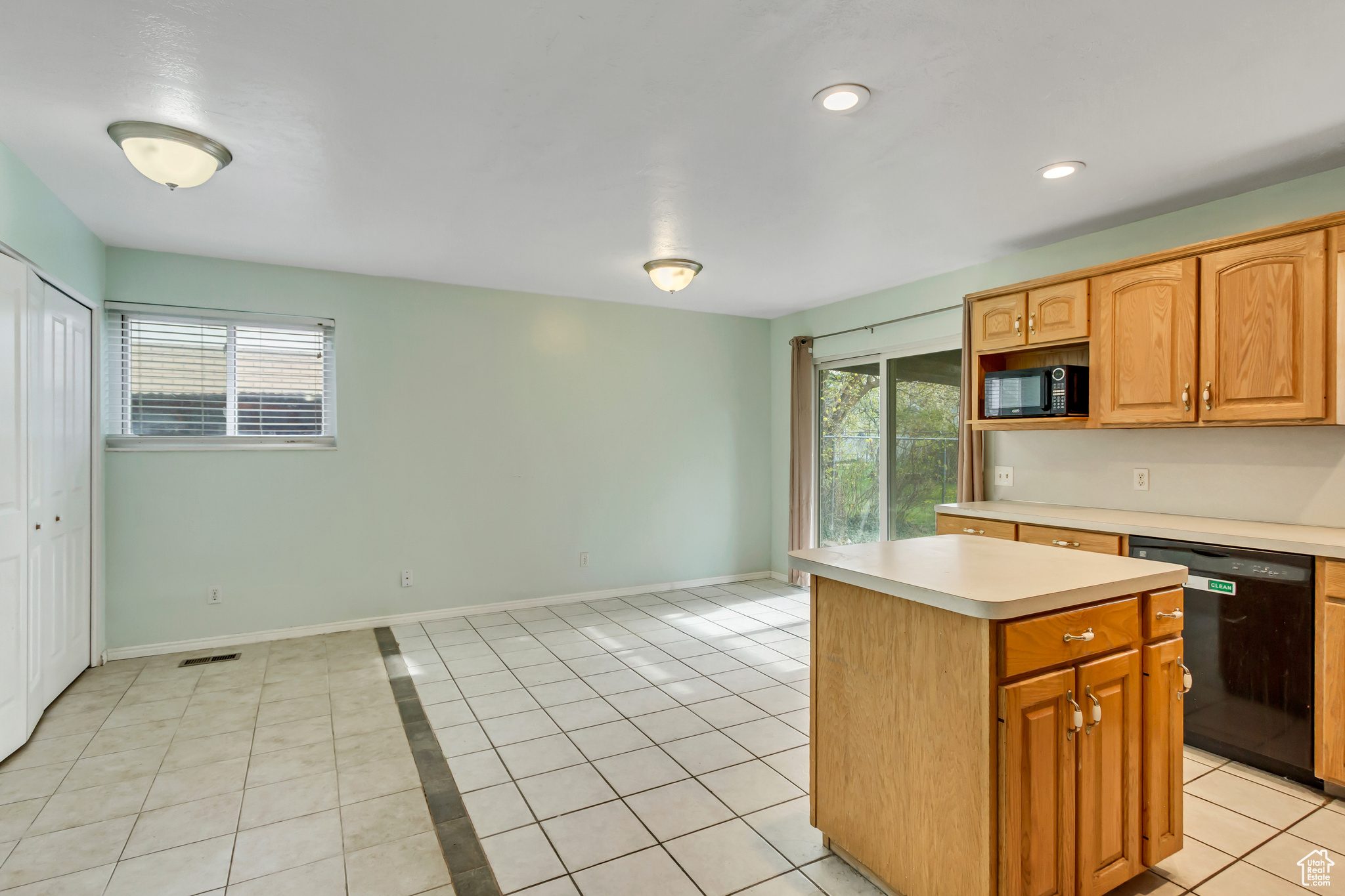 3916 S Hawkeye Dr, West Valley City, Utah image 8