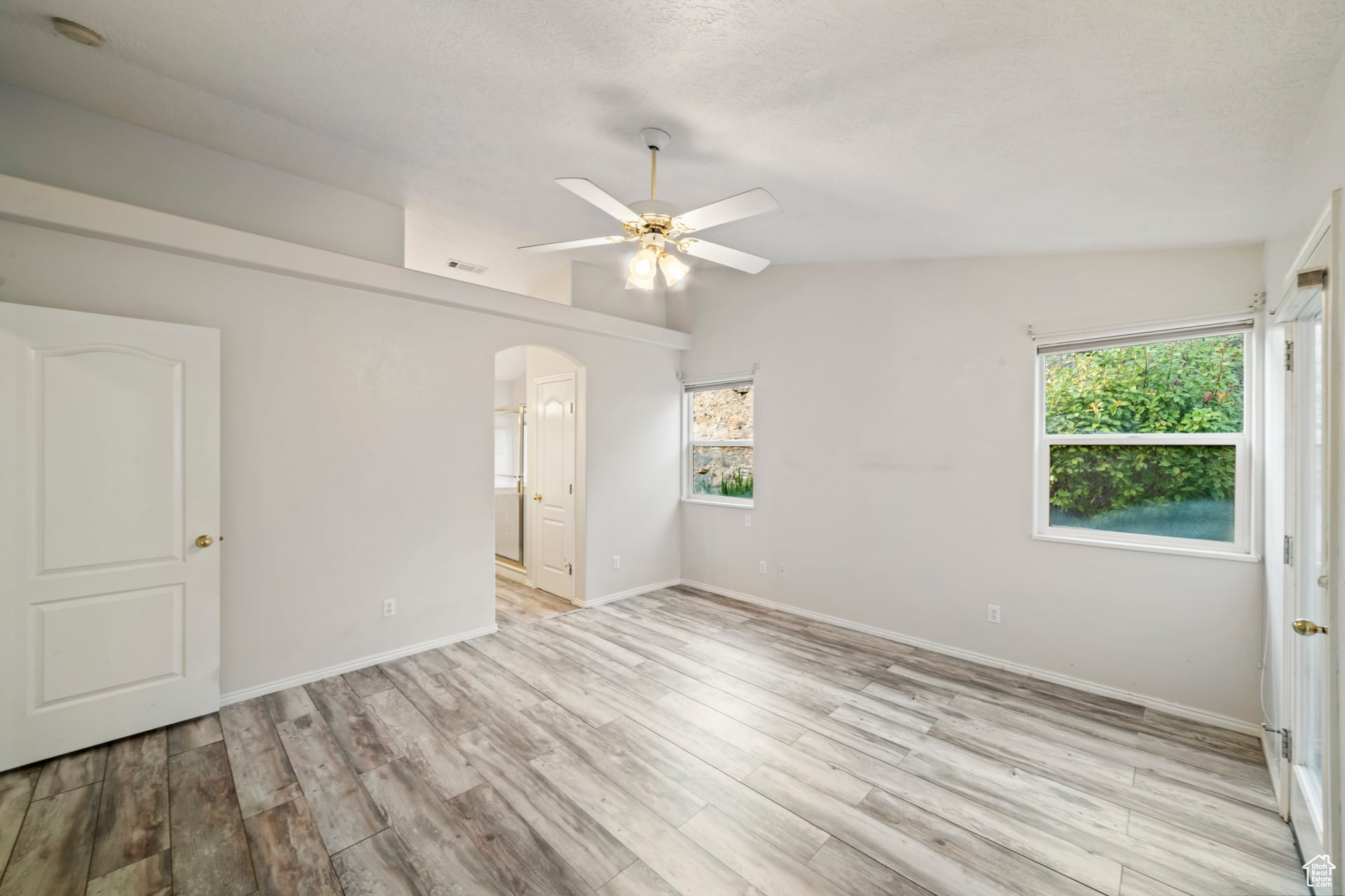 PAR 5 AT BLOOMINGTON HILLS - Residential