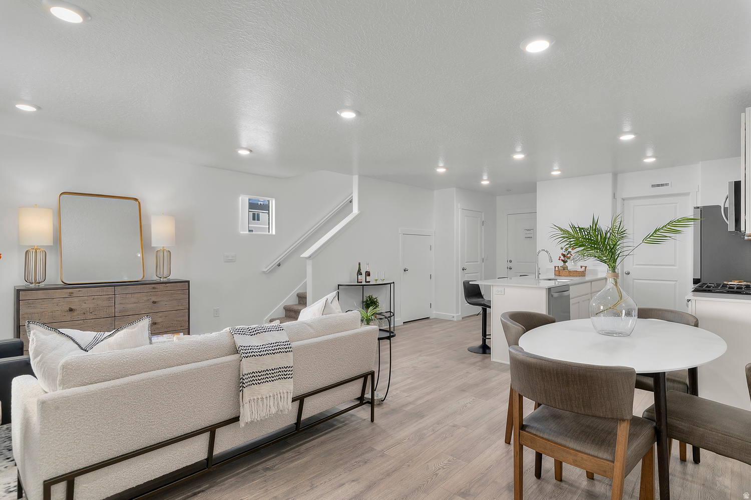 DIXON CREEK - Residential