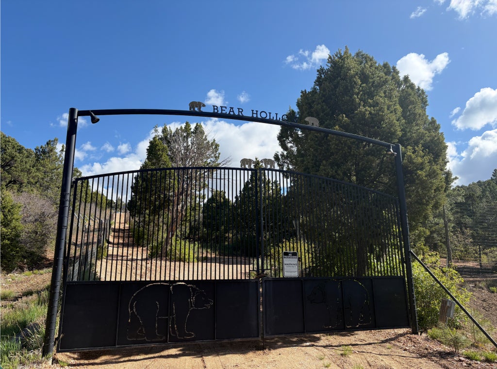 Photo of 700 W GRAVEL RD N, Kanab, UT 84741 (MLS # 2182555)