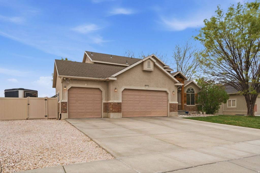 Photo of 2071 W 2200 S, Syracuse, UT 84075 (MLS # 2147535)