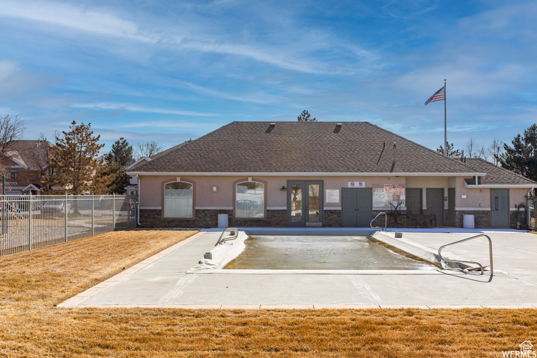 SOUTH WILLOW - Residential