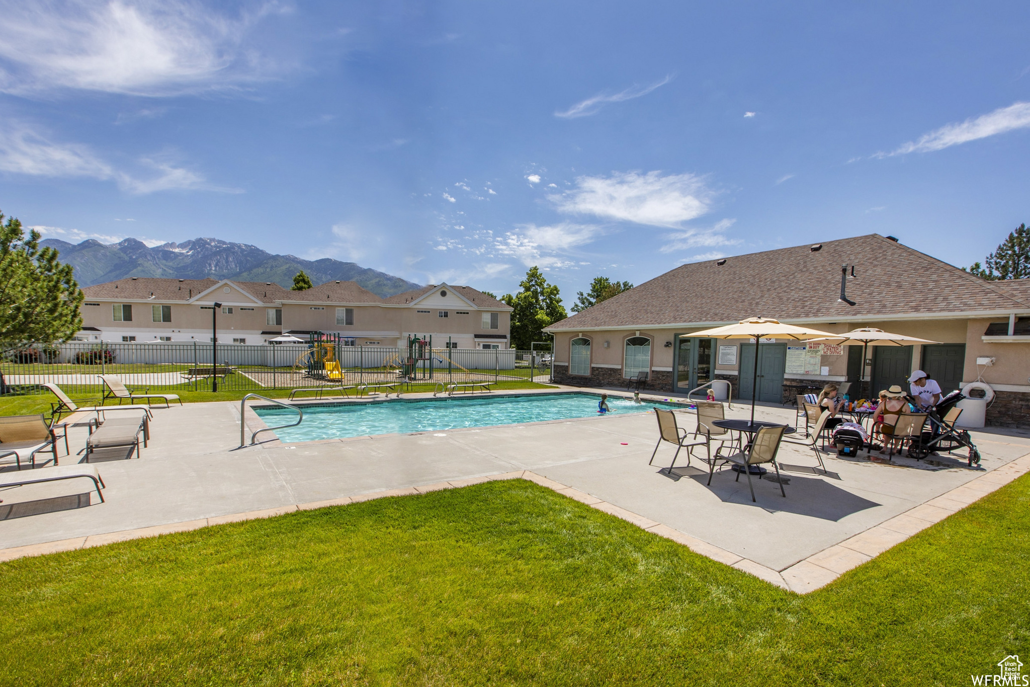 SOUTH WILLOW - Residential