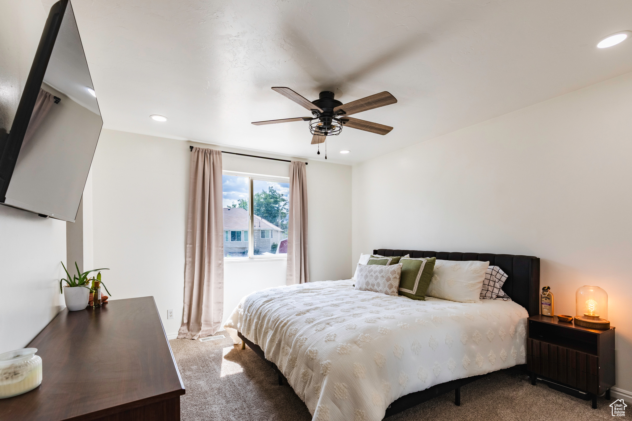 THE FOOTHILLS - Residential