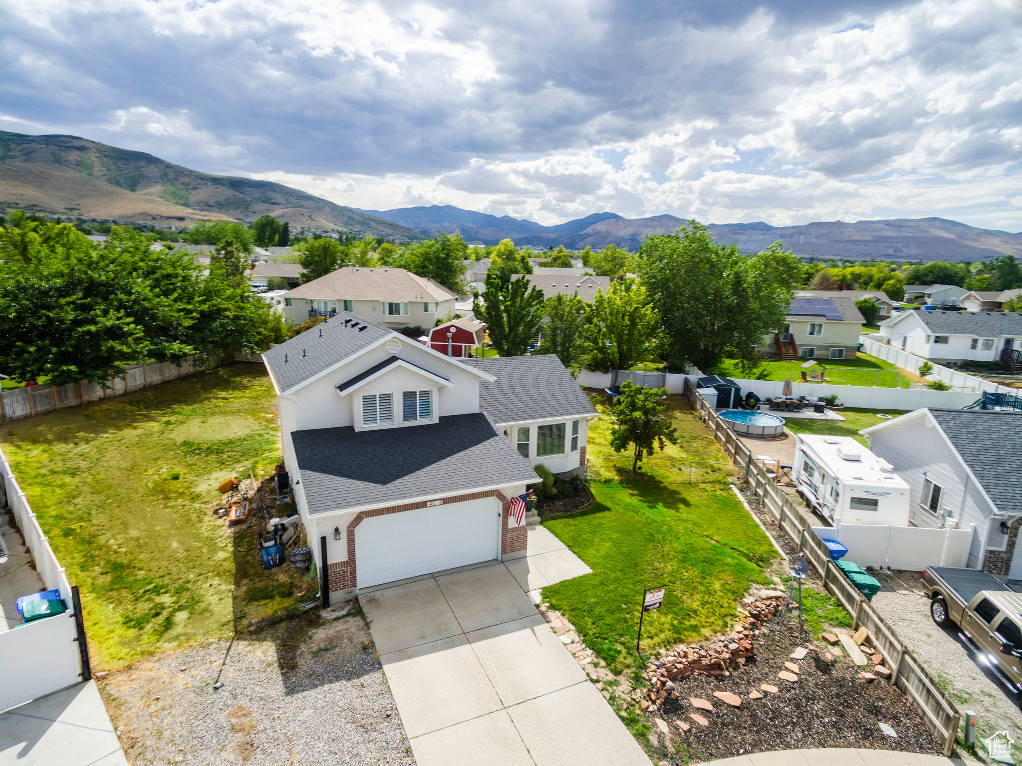 THE FOOTHILLS - Residential