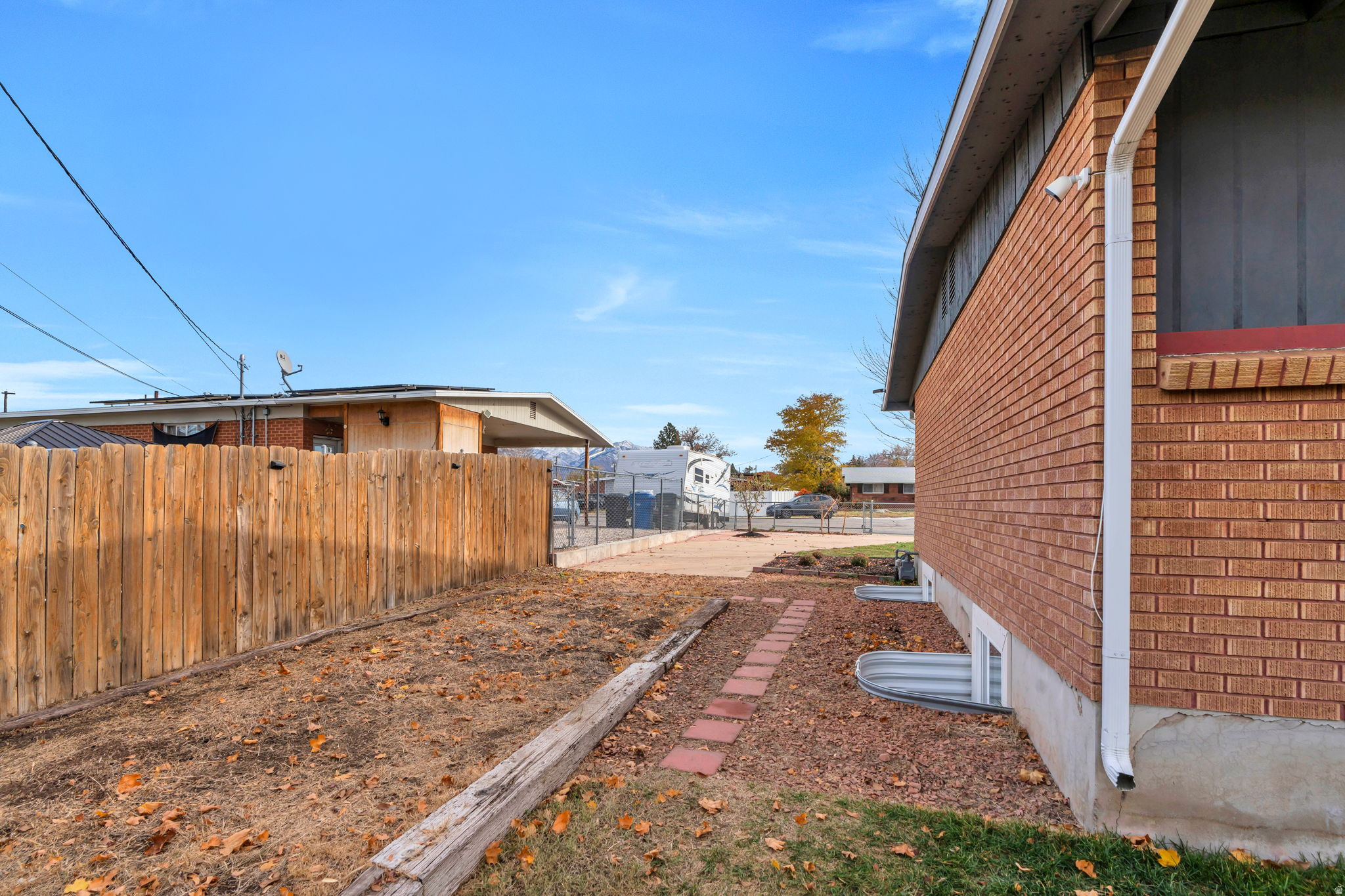 MAYBROOK - Residential