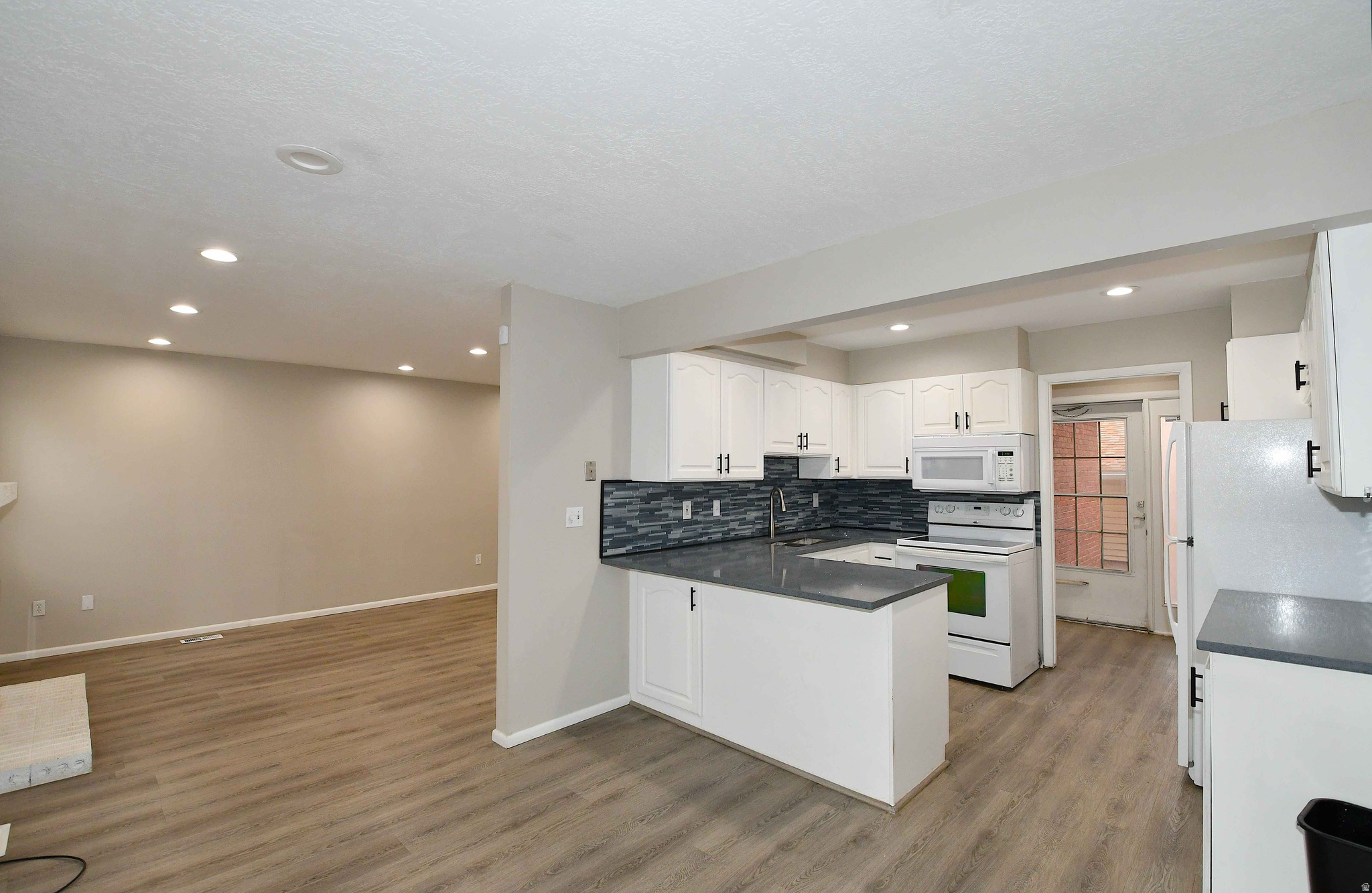 SANDY HIGHLANDS - Residential