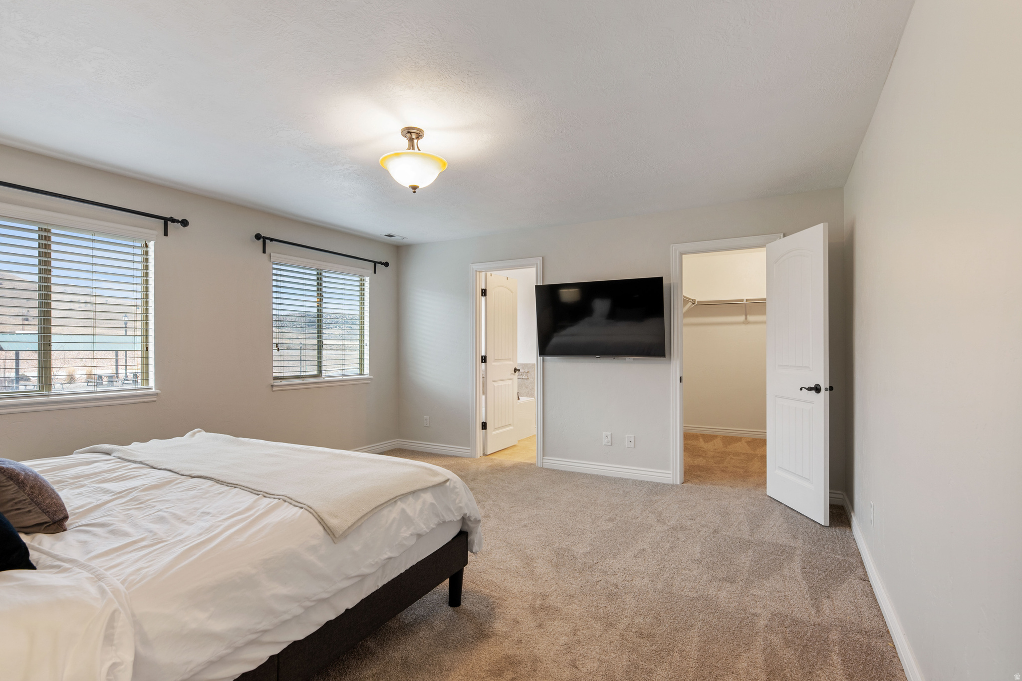 THE BENCHES - Residential