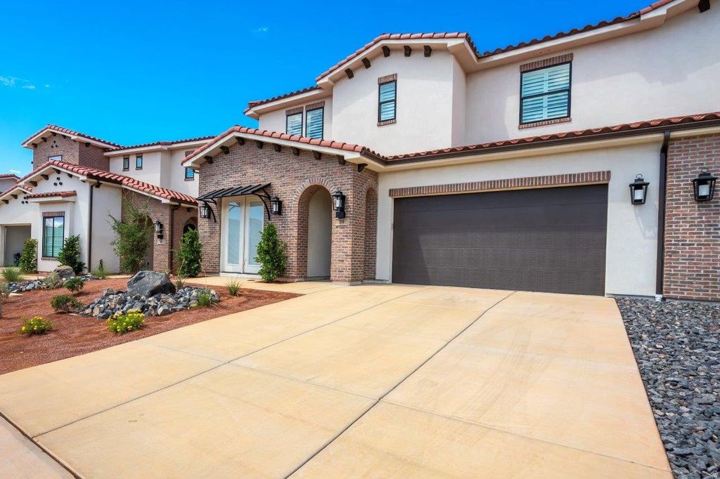 Photo of 3780 W ARCADIA DR #23, Santa Clara, UT 84765 (MLS # 2165857)