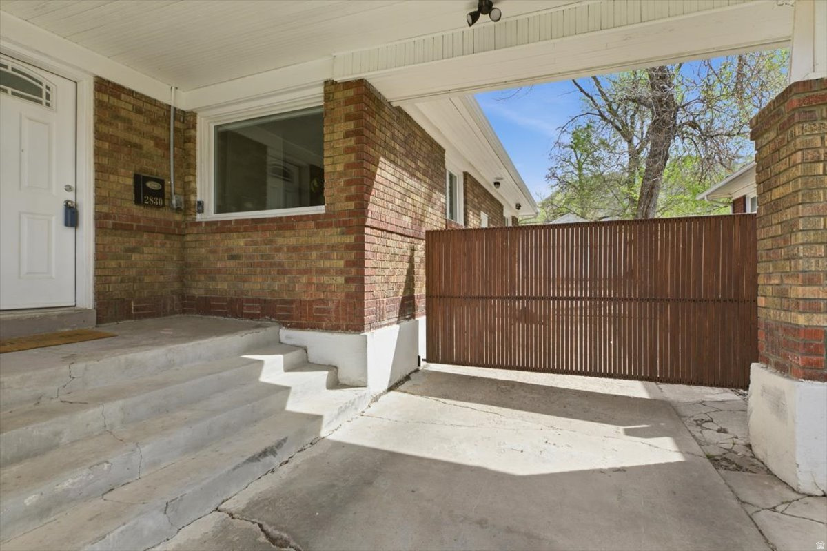 THOMPSON & DIETER S - Residential