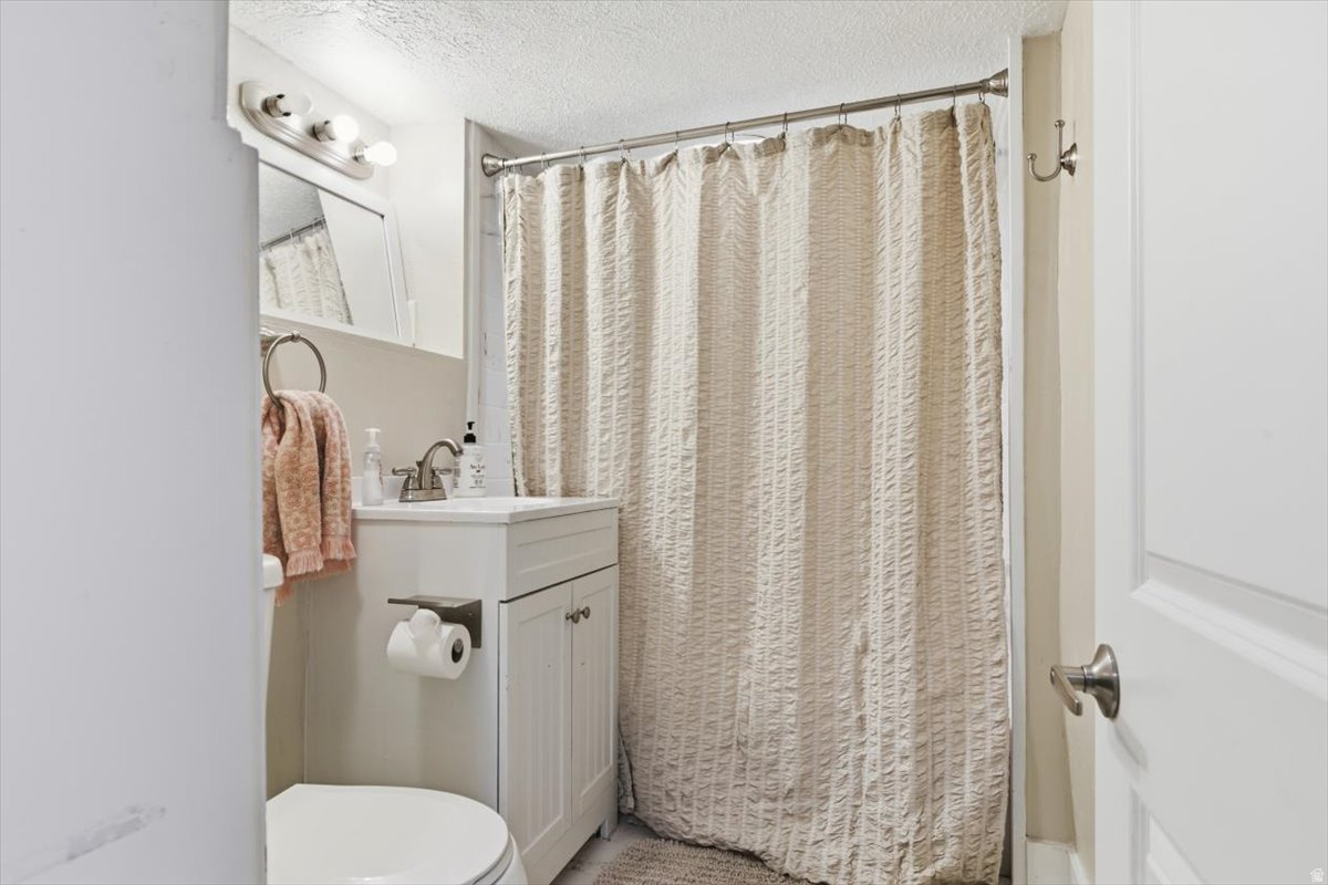 THOMPSON & DIETER S - Residential