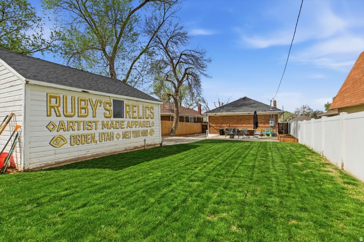 THOMPSON & DIETER S - Residential