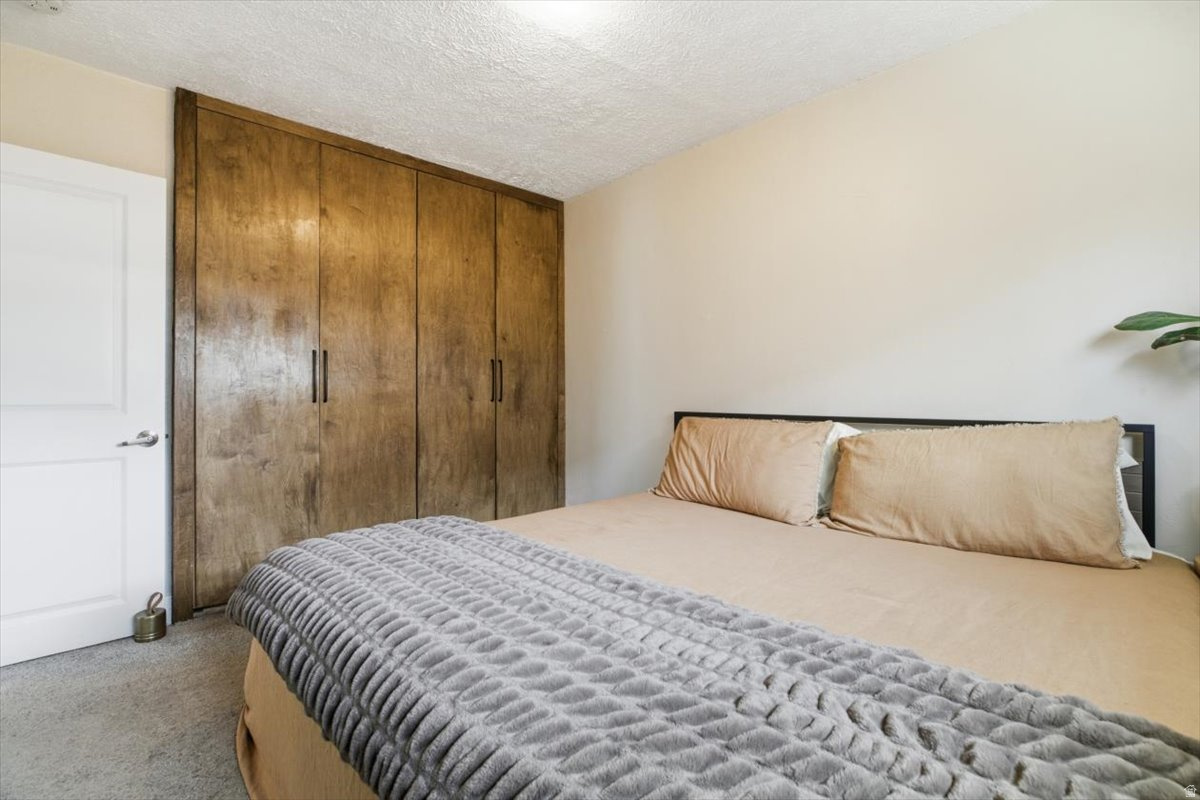 THOMPSON & DIETER S - Residential