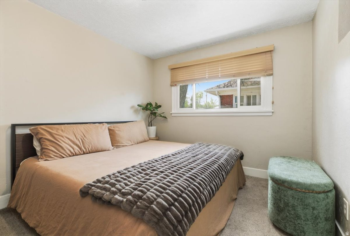 THOMPSON & DIETER S - Residential