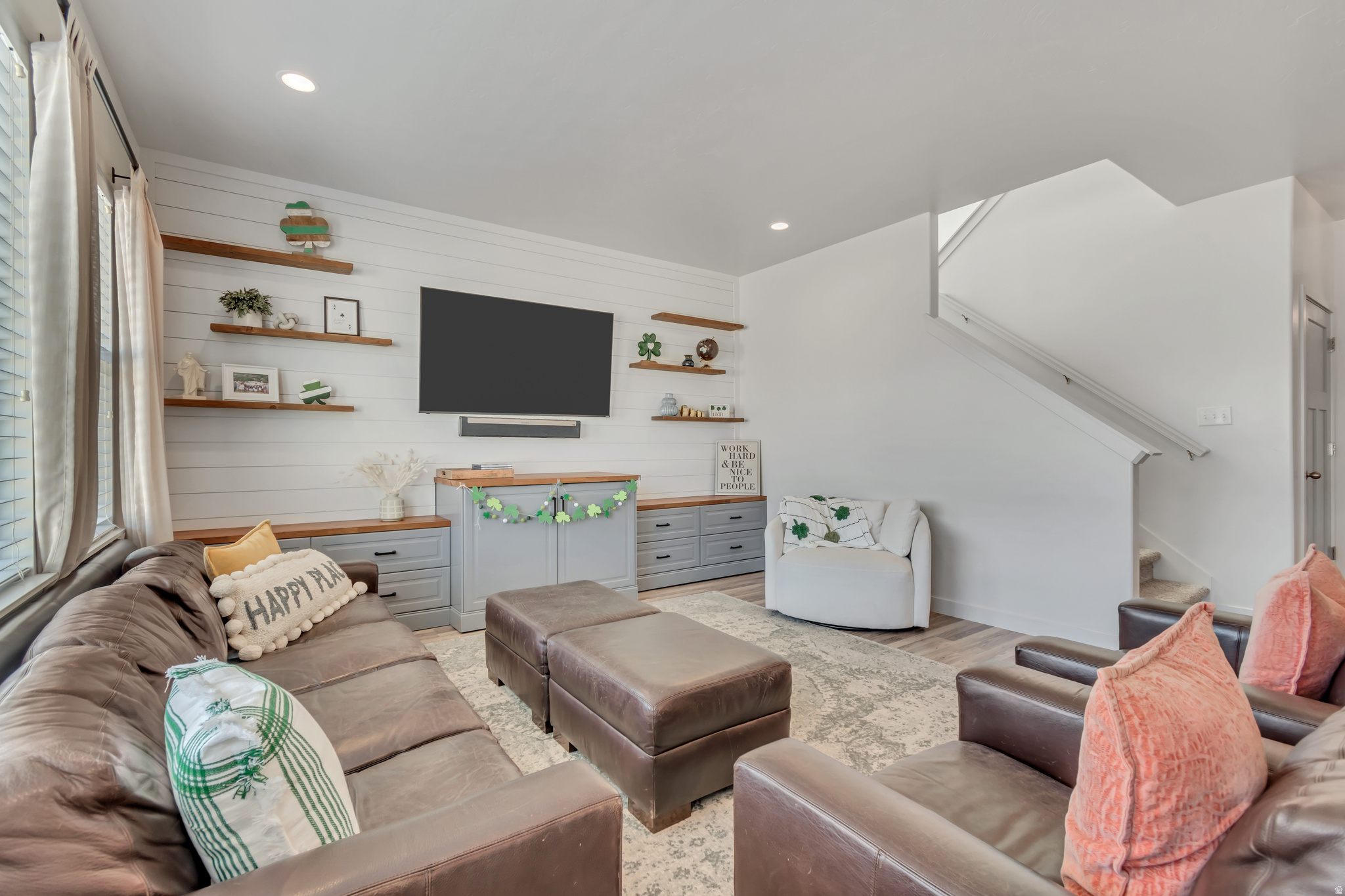 VALLEY POINT - Residential