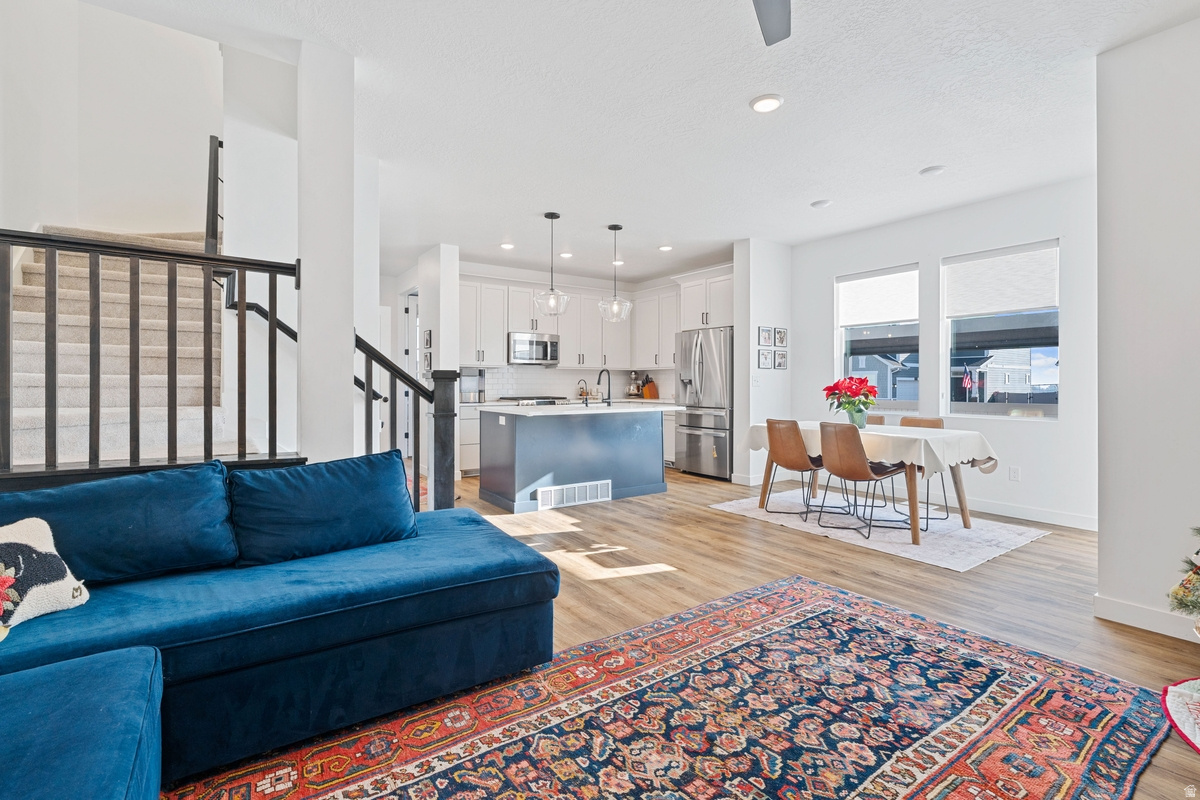 RIDGEVIEW - Residential