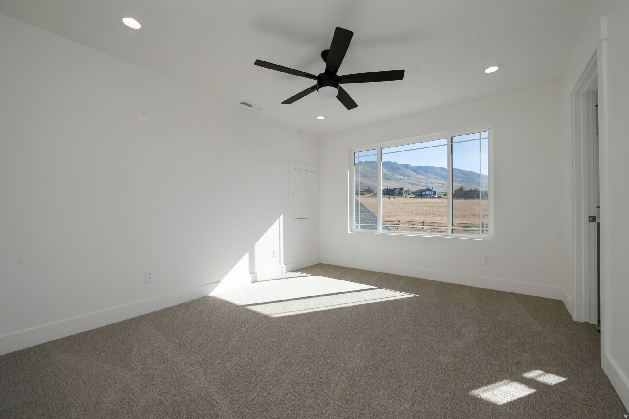 EAGLE RIDGE - Residential
