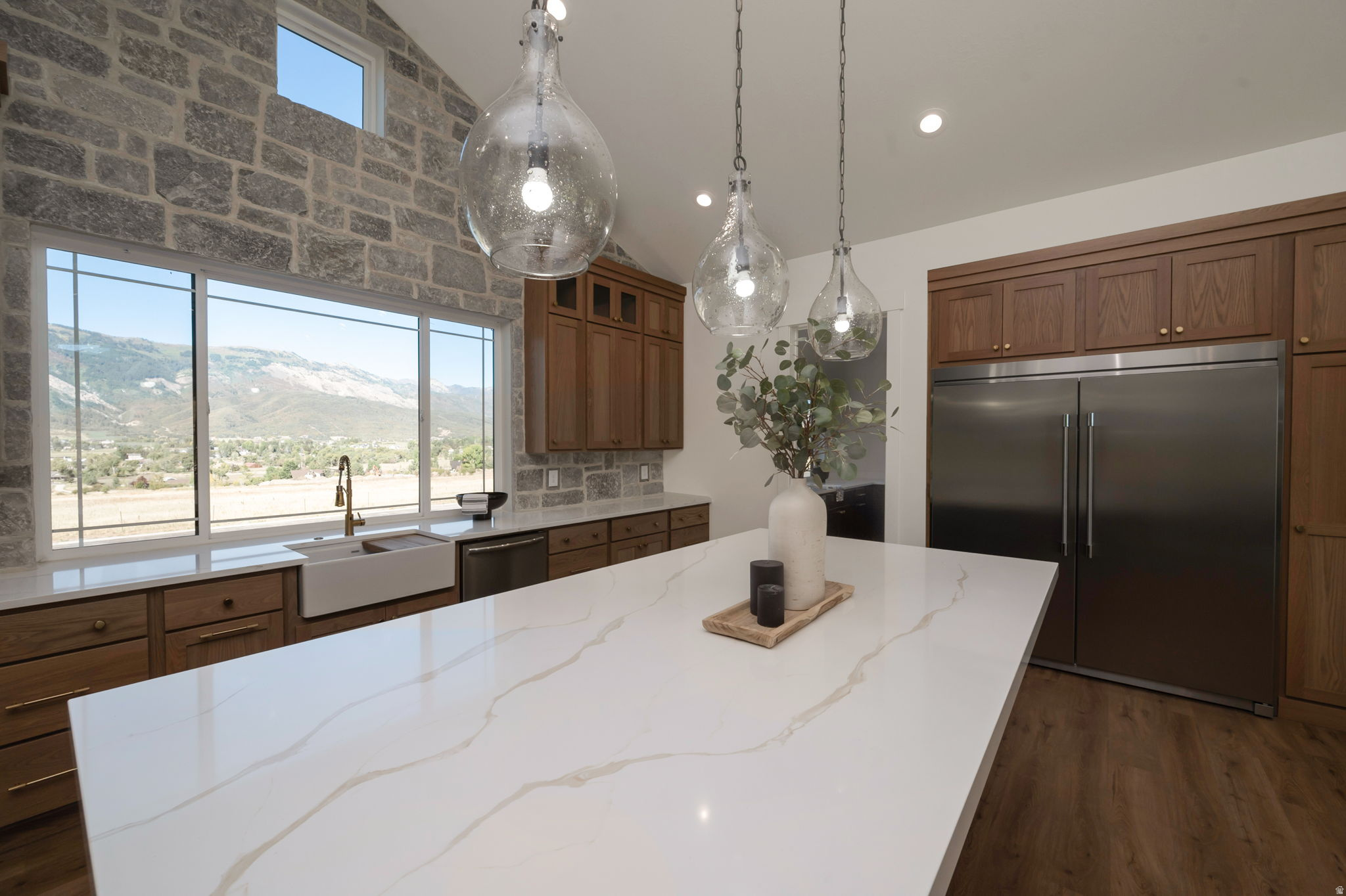 EAGLE RIDGE - Residential