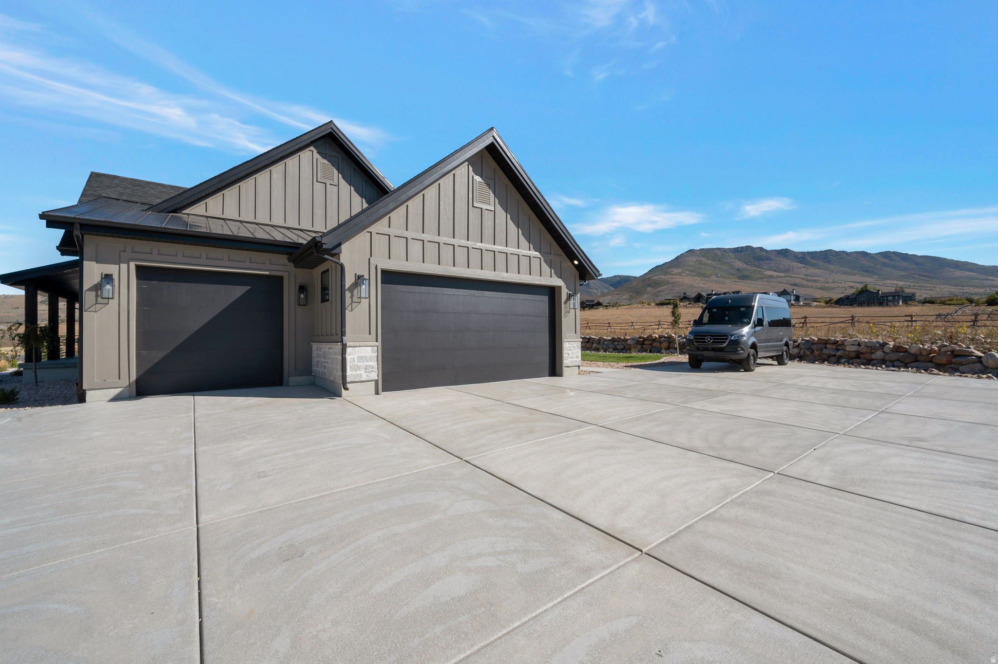 EAGLE RIDGE - Residential