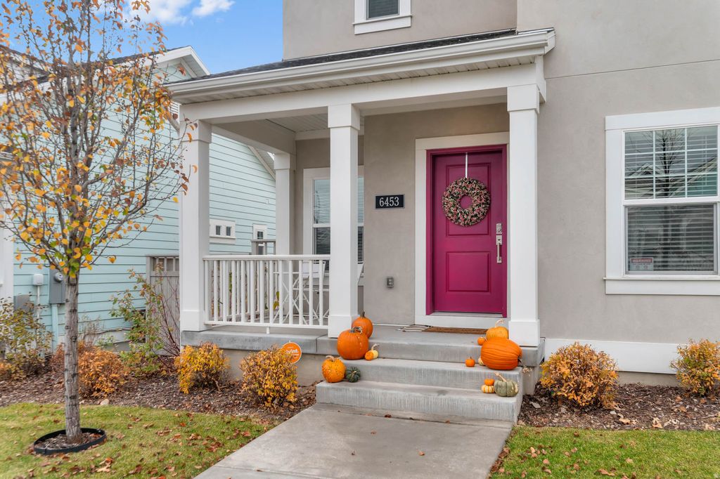 Photo of 6453 W ARRANMORE DR, South Jordan, UT 84009 (MLS # 2123981)