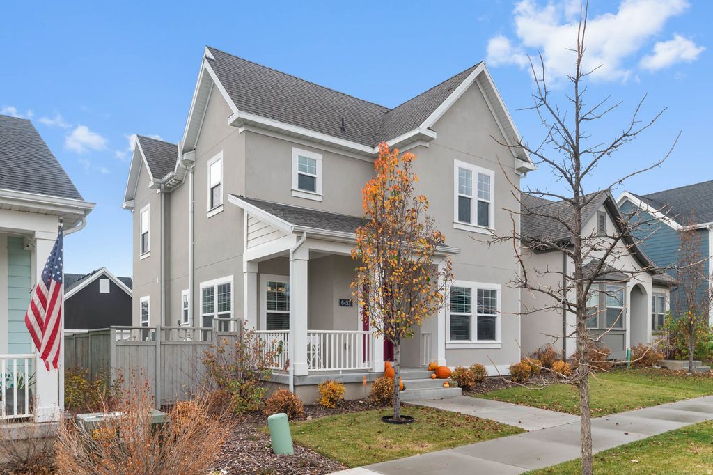 Photo of 6453 W ARRANMORE DR, South Jordan, UT 84009 (MLS # 2123981)