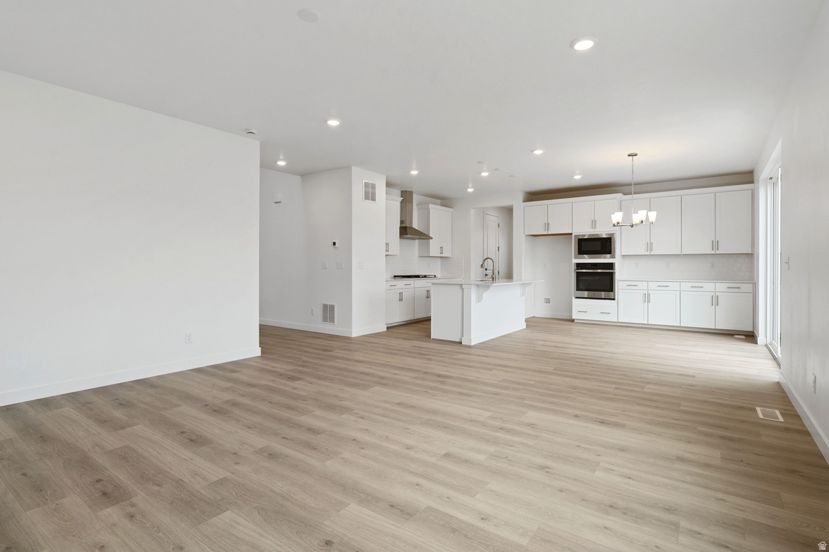 PONY EXPRESS ESTATES - Residential